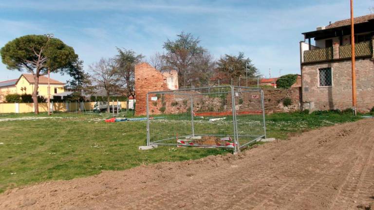 Gatteo, trovata bomba di guerra nei lavori al castello