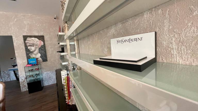 Cesenatico, colpo notturno da 50mila euro nel negozio di ottica Cesenatico, colpo notturno da 50mila euro nel negozio di ottica