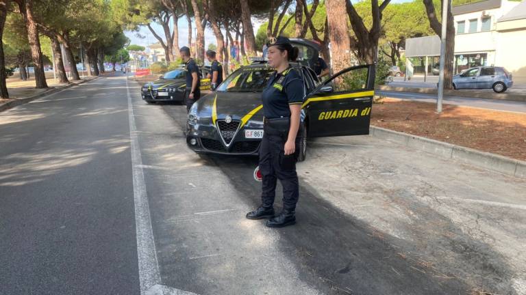 Rimini. Sei campanellari sanzionati per 3mila euro dalla Finanza Rimini. Sei campanellari sanzionati per 3mila euro dalla Finanza