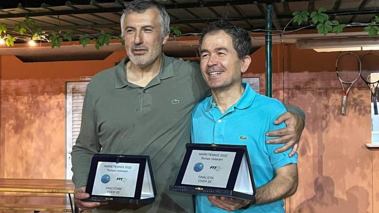 Tennis, Federico Valentini vince l'Over 55 al torneo Veterani del Maretennis Tennis, Federico Valentini vince l'Over 55 al torneo Veterani del Maretennis
