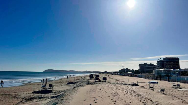 Un caldo sabato d’autunno al mare in Romagna: l’estate 2023 non finisce mai Un caldo sabato d’autunno al mare in Romagna: l’estate 2023 non finisce mai