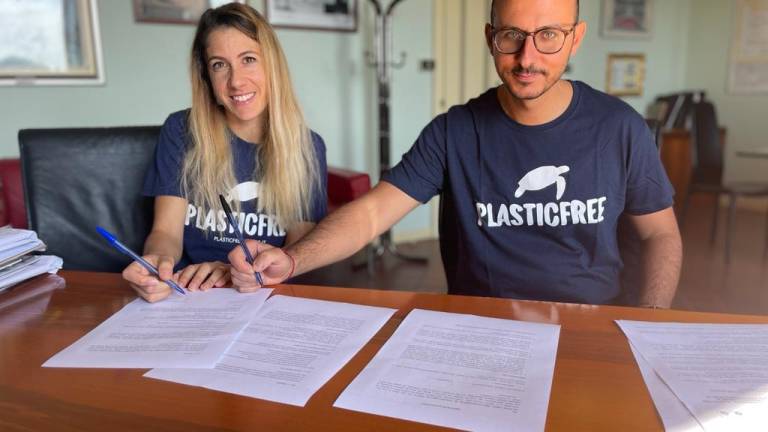 Longiano firma il protocollo Plastic Free Longiano firma il protocollo Plastic Free