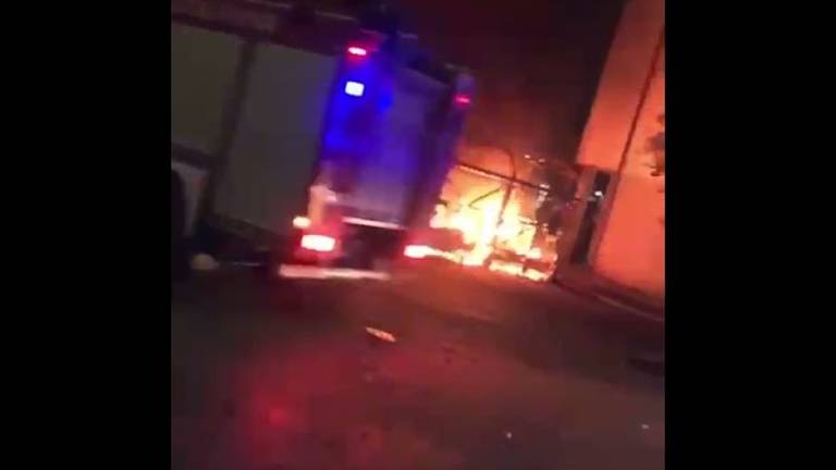 Savignano, carrelli del supermercato in fiamme. Il sindaco furioso: E' intollerabile VIDEO Savignano, carrelli del supermercato in fiamme. Il sindaco furioso: E' intollerabile VIDEO