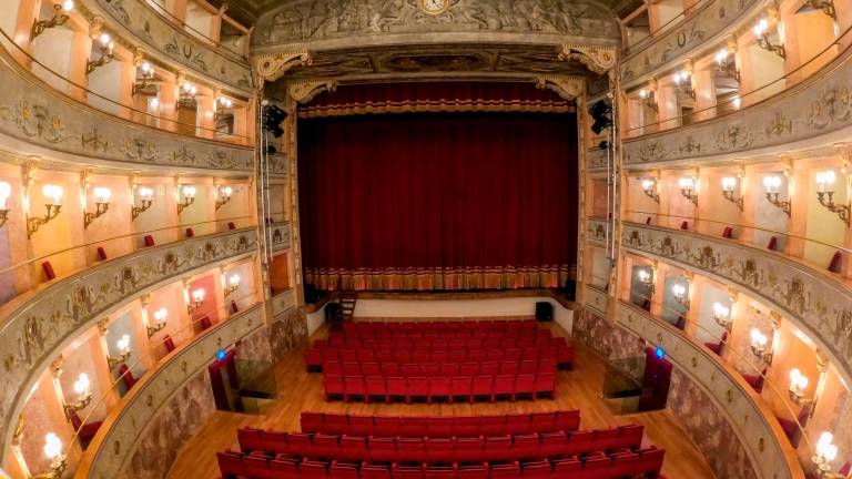 Il teatro Stiganni Il teatro Stiganni