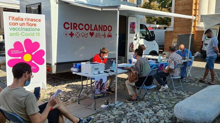 Massa Lombarda, venerdì il camper vaccinale in Piazza Matteotti Massa Lombarda, venerdì il camper vaccinale in Piazza Matteotti
