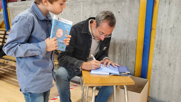 Forlimpopoli, una platea di giovanissimi per lo scrittore Federico Taddia - Gallery Forlimpopoli, una platea di giovanissimi per lo scrittore Federico Taddia - Gallery