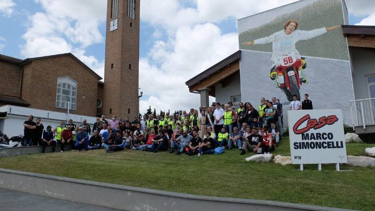 Oltre 100 motociclisti alla moto benedizione nel nome di Marco Simoncelli - Gallery Oltre 100 motociclisti alla moto benedizione nel nome di Marco Simoncelli - Gallery