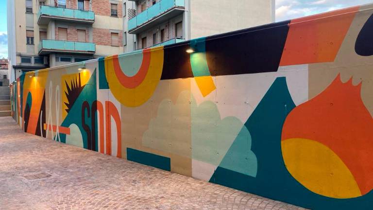 Dal lavoro in classe al disegno sul muro: genesi del murale della nuova scuola di San Piero Dal lavoro in classe al disegno sul muro: genesi del murale della nuova scuola di San Piero