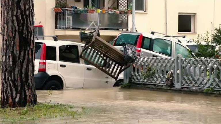 L'Emilia-Romagna si rialzerà: il video della raccolta fondi L'Emilia-Romagna si rialzerà: il video della raccolta fondi