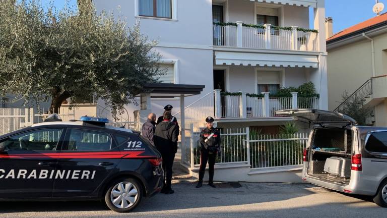 Sospetto omicidio di Riccione. Il nipote fermato: mi è caduta addosso Sospetto omicidio di Riccione. Il nipote fermato: mi è caduta addosso