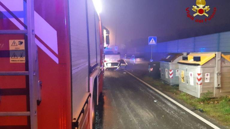 Cesena, incidente: si ribalta con l'auto sulla Dismano Cesena, incidente: si ribalta con l'auto sulla Dismano