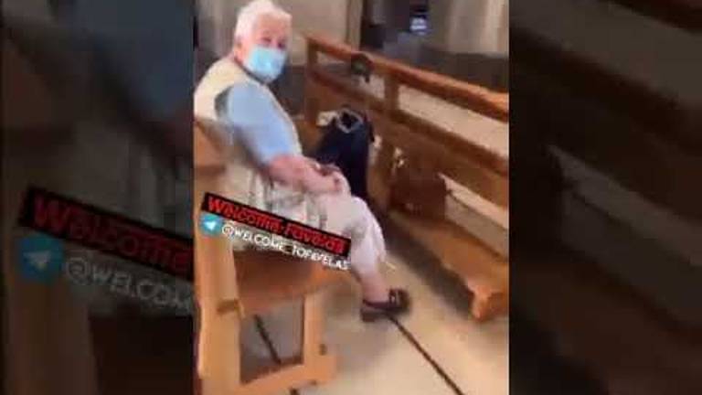 Cattolica, si filma mentre entra in chiesa in scooter: 18enne riminese beccato dai Carabinieri Cattolica, si filma mentre entra in chiesa in scooter: 18enne riminese beccato dai Carabinieri
