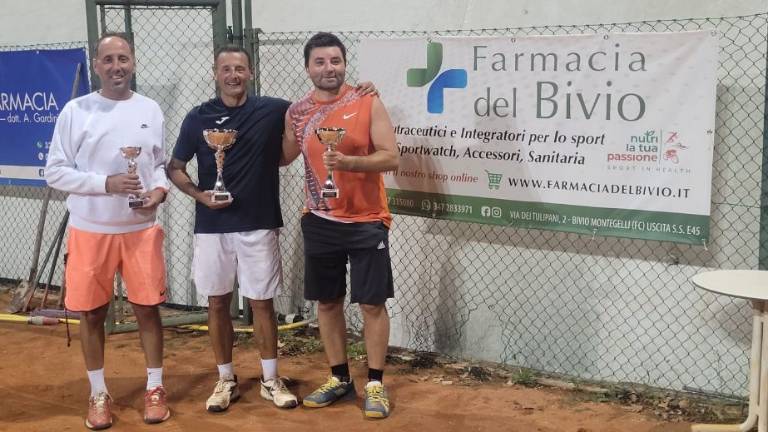 Tennis: Foschi vince il torneo Amici del Savio al Tc Mercatese, Bacciarini Rondinelli e Fabbri nei quarti all'Open di Pinarella Tennis: Foschi vince il torneo Amici del Savio al Tc Mercatese, Bacciarini Rondinelli e Fabbri nei quarti all'Open di Pinarella