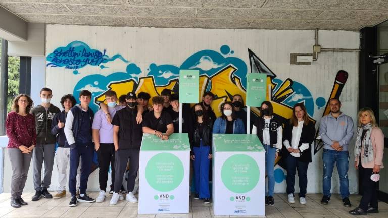 Dona i vestiti che non usi più: successo dell'iniziativa del Molari a Santarcangelo Dona i vestiti che non usi più: successo dell'iniziativa del Molari a Santarcangelo
