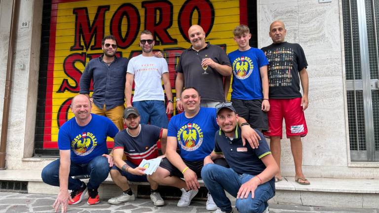 Ravenna, dai tifosi di basket di Cividale 25 buoni spesa da 100 euro alle famiglie alluvionate Ravenna, dai tifosi di basket di Cividale 25 buoni spesa da 100 euro alle famiglie alluvionate