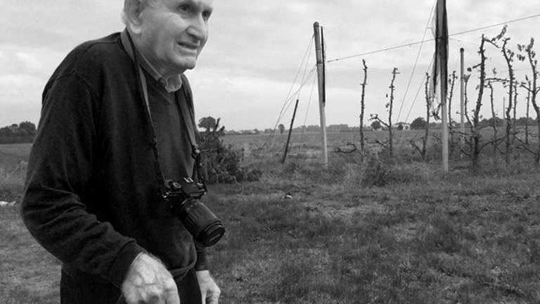 Addio Ulisse Bezzi, il fotografo di campagna che conquistò New York Addio Ulisse Bezzi, il fotografo di campagna che conquistò New York