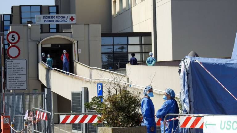 Imola, Ausl: «Se il virus dilaga, aumenteranno i casi gravi» Imola, Ausl: «Se il virus dilaga, aumenteranno i casi gravi»