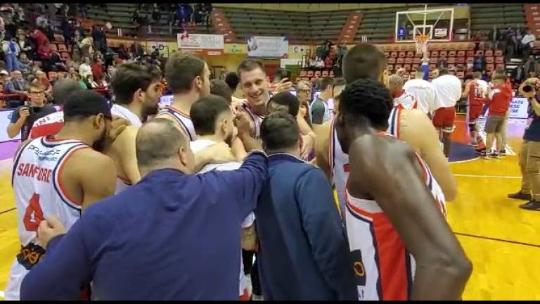 Basket A2, un clima da serie A per il derby Forlì-Rimini (87-65) VIDEO Basket A2, un clima da serie A per il derby Forlì-Rimini (87-65) VIDEO