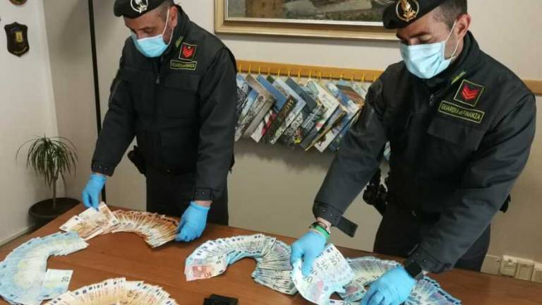 Cervia, pusher scoperto durante i controlli per il coronavirus Cervia, pusher scoperto durante i controlli per il coronavirus