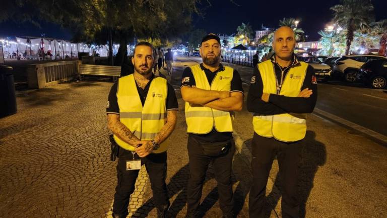 Rimini, Street Tutor all’opera sul lungomare a supporto delle forze dell’ordine Rimini, Street Tutor all’opera sul lungomare a supporto delle forze dell’ordine