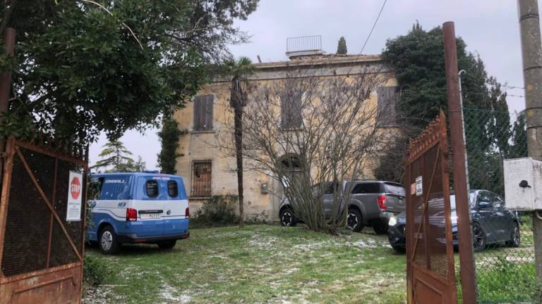 Caso Cristina Golinucci: setacciato per la prima volta dopo 30 anni l'interno di Villa Emilia, sul retro del convento dei frati cappuccini - FOTOGALLERY Caso Cristina Golinucci: setacciato per la prima volta dopo 30 anni l'interno di Villa Emilia, sul retro del convento dei frati cappuccini - FOTOGALLERY