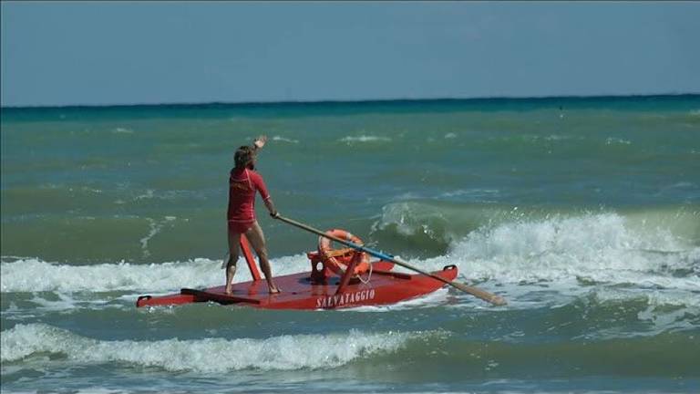 Rimini, decolla la stagione balneare - VIDEO Rimini, decolla la stagione balneare - VIDEO