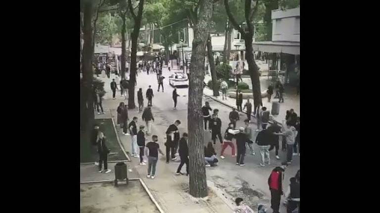 Milano Marittima, scoppia una rissa fra giovani Milano Marittima, scoppia una rissa fra giovani