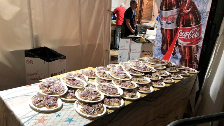 Cesenatico, “il pesce fa festa 2023”: partenza col botto VIDEO GALLERY Cesenatico, “il pesce fa festa 2023”: partenza col botto VIDEO GALLERY