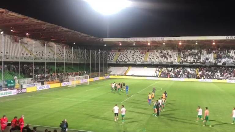Calcio C, crolla il Cesena e il Manuzzi contesta. Viali: Per me finisce qui VIDEO Calcio C, crolla il Cesena e il Manuzzi contesta. Viali: Per me finisce qui VIDEO