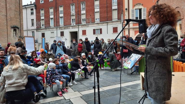 Cesena, letture per bambini in piazza Giovanni Paolo II Cesena, letture per bambini in piazza Giovanni Paolo II