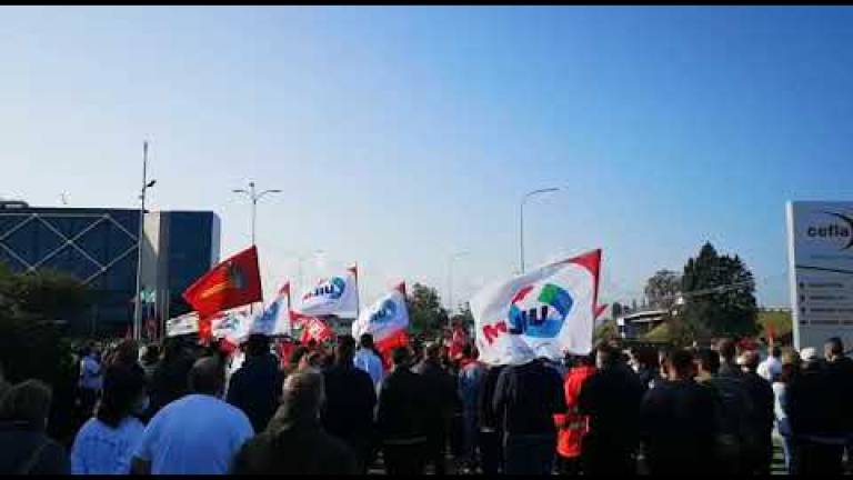 Imola, alla Cefla si attende l'esito dell'incontro cda - sindacati Imola, alla Cefla si attende l'esito dell'incontro cda - sindacati