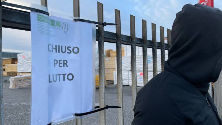 Gatteo, sciopero per la sicurezza sul lavoro dopo la morte di Massamba Ndyaie Gatteo, sciopero per la sicurezza sul lavoro dopo la morte di Massamba Ndyaie
