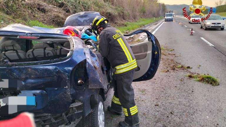 Si rovescia con l'auto sulla E45: ferito un 32enne di Verghereto Si rovescia con l'auto sulla E45: ferito un 32enne di Verghereto