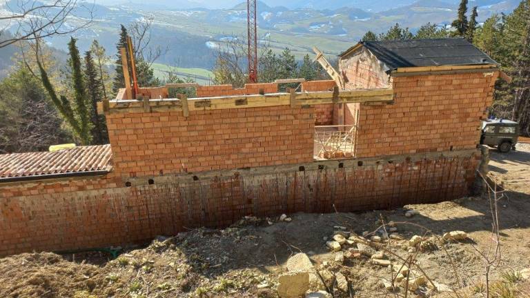 Santa Sofia, sequestrato un cantiere totalmente abusivo Santa Sofia, sequestrato un cantiere totalmente abusivo