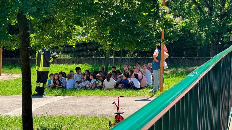 Vapori “ignoti” e malori: evacuata una scuola elementare a Cesena GALLERY Vapori “ignoti” e malori: evacuata una scuola elementare a Cesena GALLERY