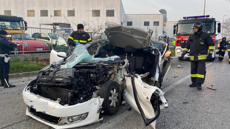 Cesena: incidente auto trattore, gravissima una donna - VIDEO Cesena: incidente auto trattore, gravissima una donna - VIDEO