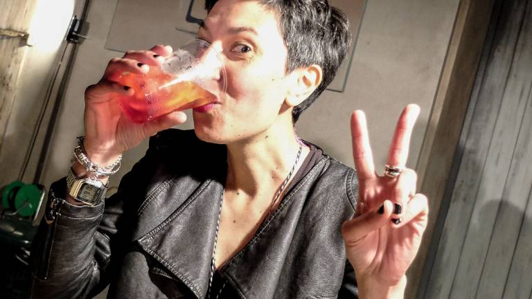 Cocktail: Monica E Tonica, l’idea di unire gin e ceramica di Faenza Cocktail: Monica E Tonica, l’idea di unire gin e ceramica di Faenza
