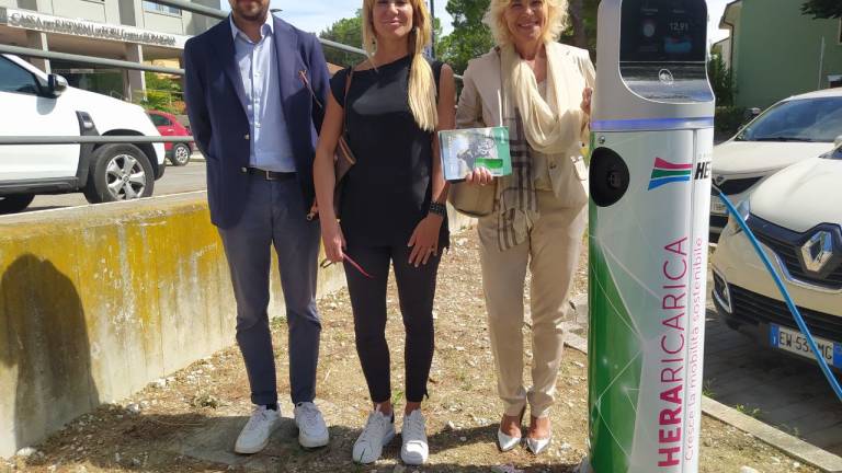 Savignano, tre colonnine per la ricarica elettrica Savignano, tre colonnine per la ricarica elettrica