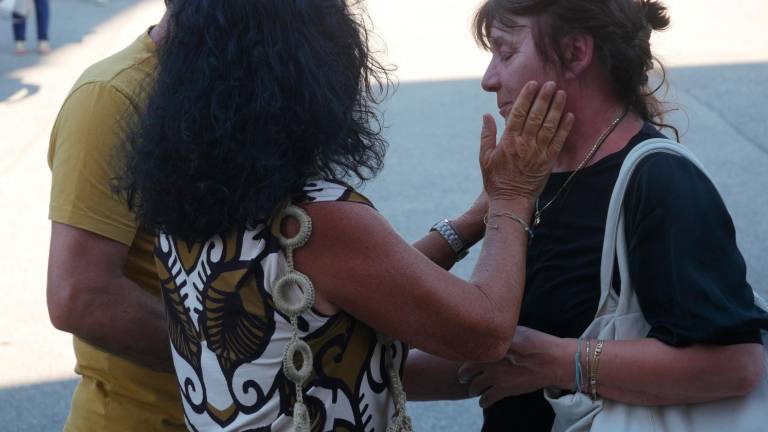 Il funerale di Alessandro Coatti: le note di Franco Battiato in chiesa, lutto cittadino ad Alfonsine - VIDEO GALLERY Il funerale di Alessandro Coatti: le note di Franco Battiato in chiesa, lutto cittadino ad Alfonsine - VIDEO GALLERY