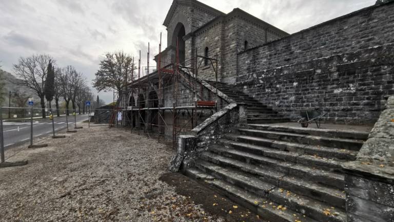 Bagno di Romagna: il cantiere al cimitero ora costa quasi 113mila euro Bagno di Romagna: il cantiere al cimitero ora costa quasi 113mila euro