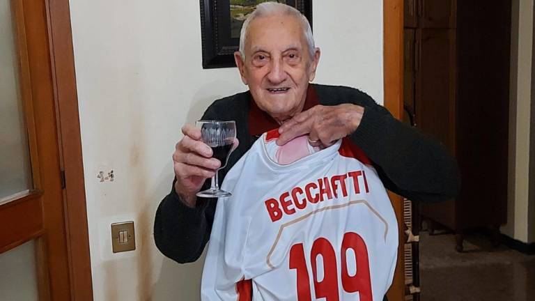 Calcio, si spento a 92 anni l'ex tecnico Angelo Becchetti Calcio, si spento a 92 anni l'ex tecnico Angelo Becchetti