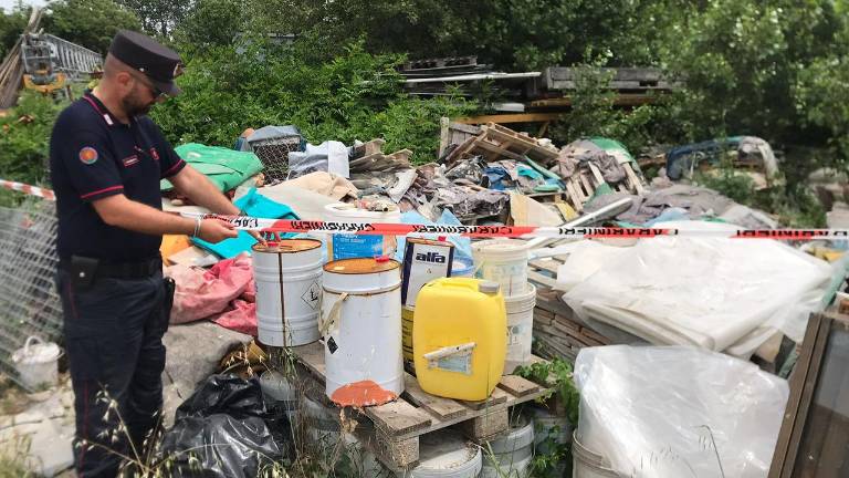 Rimini, discarica da mille metri cubi di rifiuti: due denunce Rimini, discarica da mille metri cubi di rifiuti: due denunce