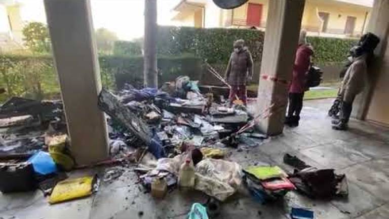 Borello, incendio in appartamento: la disperazione di una famiglia che ha perso tutto VIDEO Borello, incendio in appartamento: la disperazione di una famiglia che ha perso tutto VIDEO