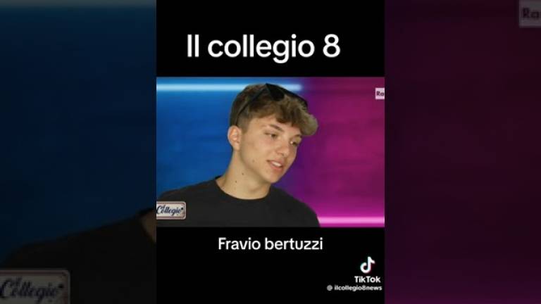 Riccione. Flavio, il figlio 15enne del pm Bertuzzi, alla trasmissione Il Collegio: Non rispetterò le regole Riccione. Flavio, il figlio 15enne del pm Bertuzzi, alla trasmissione Il Collegio: Non rispetterò le regole