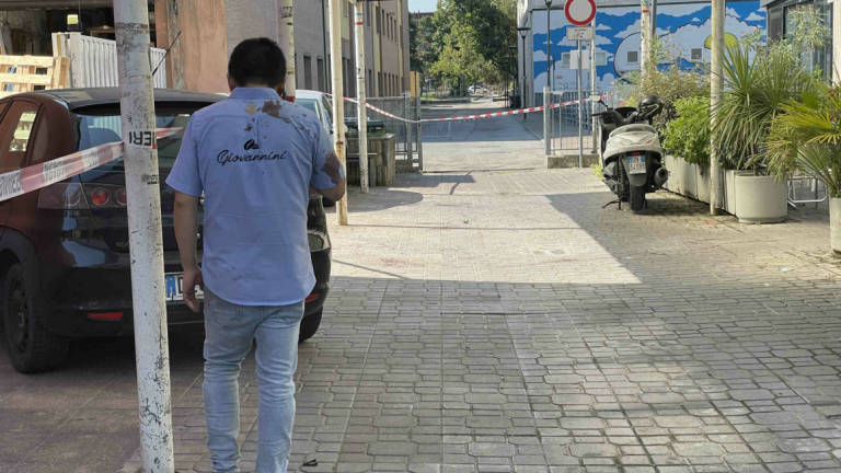Cesena, aggressione con feriti da arma da taglio al bar di fronte alla stazione - Gallery Cesena, aggressione con feriti da arma da taglio al bar di fronte alla stazione - Gallery