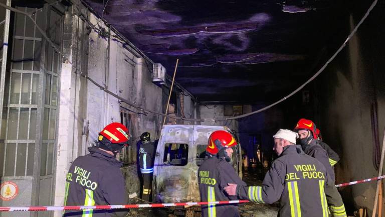Cesenatico, a fuoco la sede della Protezione Civile: danni ingenti, indagano i Carabinieri - VIDEO GALLERY Cesenatico, a fuoco la sede della Protezione Civile: danni ingenti, indagano i Carabinieri - VIDEO GALLERY