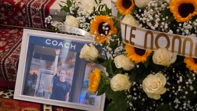 Il funerale di Alessandro Coatti: le note di Franco Battiato in chiesa, lutto cittadino ad Alfonsine - VIDEO GALLERY Il funerale di Alessandro Coatti: le note di Franco Battiato in chiesa, lutto cittadino ad Alfonsine - VIDEO GALLERY