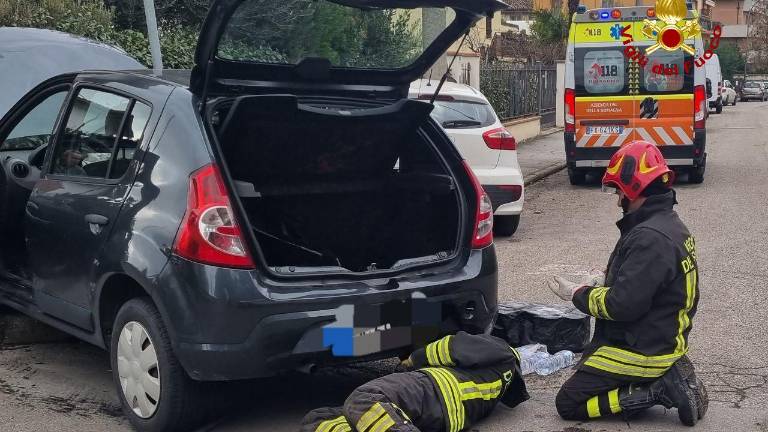 Forlì, incidente in via Venturini: i Vigili del Fuoco evitano fughe di gas Forlì, incidente in via Venturini: i Vigili del Fuoco evitano fughe di gas