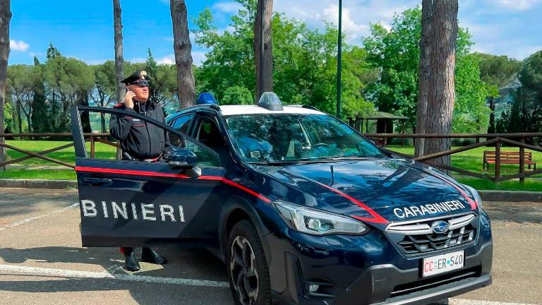 Imola, vende droga sotto casa e davanti al centro sociale: 23enne arrestato Imola, vende droga sotto casa e davanti al centro sociale: 23enne arrestato