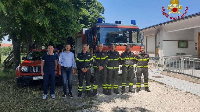 Vigili del fuoco, presidio distrutto dall'incendio: il sindaco di Cesenatico ha visitato la sede provvisoria dei volontari Vigili del fuoco, presidio distrutto dall'incendio: il sindaco di Cesenatico ha visitato la sede provvisoria dei volontari